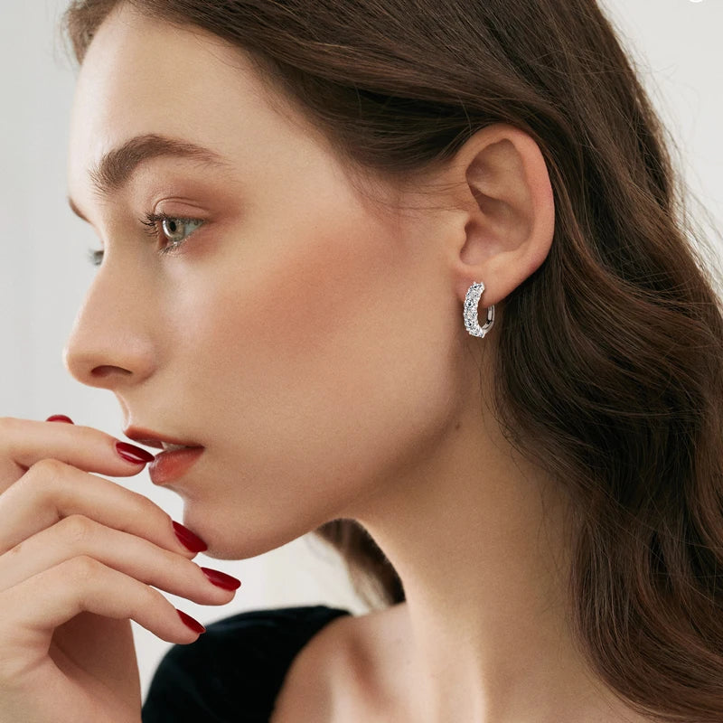 עגילים צמודים משובצים 2.76 קראט