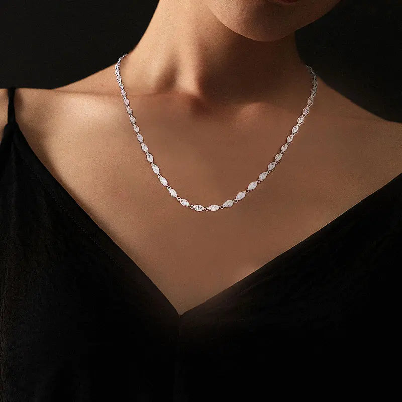 שרשרת מרקיזות שוכבות