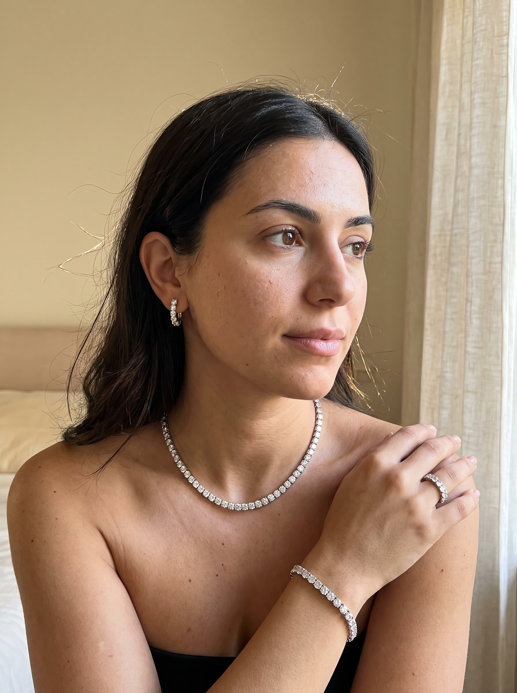 סט טניס 6.5mm White Gold על דוגמנית - סלפי טבעי